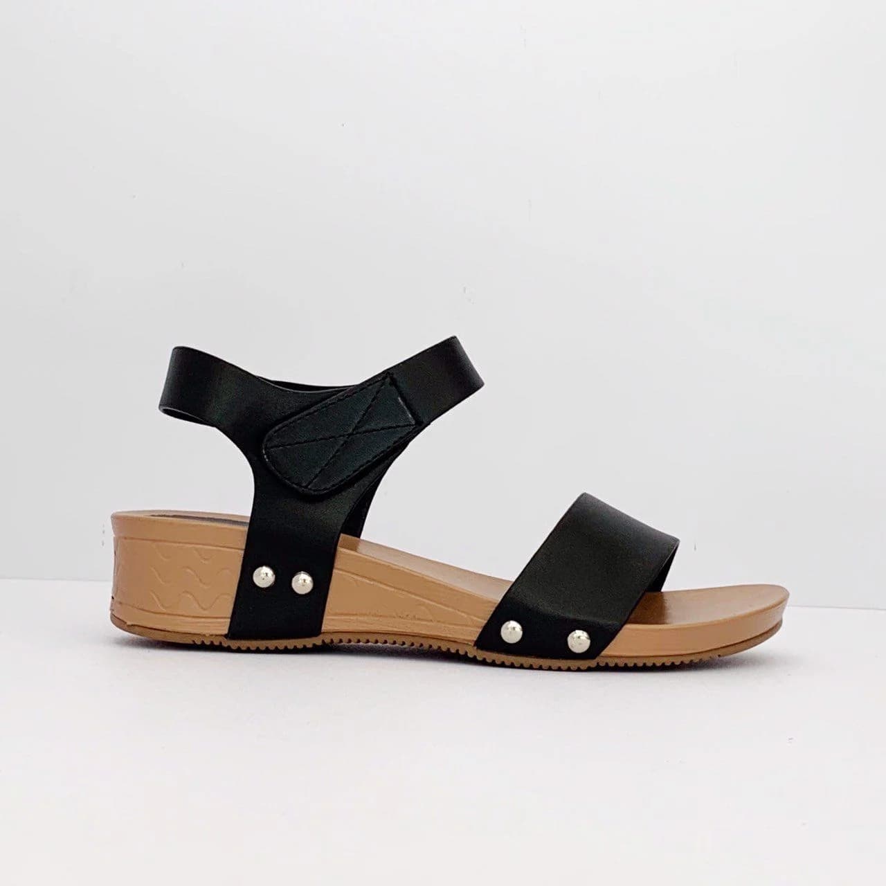 Phối Đồ Với Giày Sandal Nữ 2024: 6+ Cách Hiện Đại Và Phong Cách