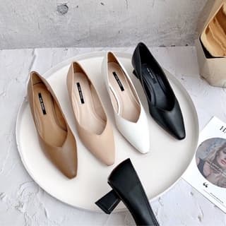 Những Mẫu Giày Nữ Phổ Biến Nhất 2024 – Sự Lựa Chọn Hoàn Hảo Từ Duvis