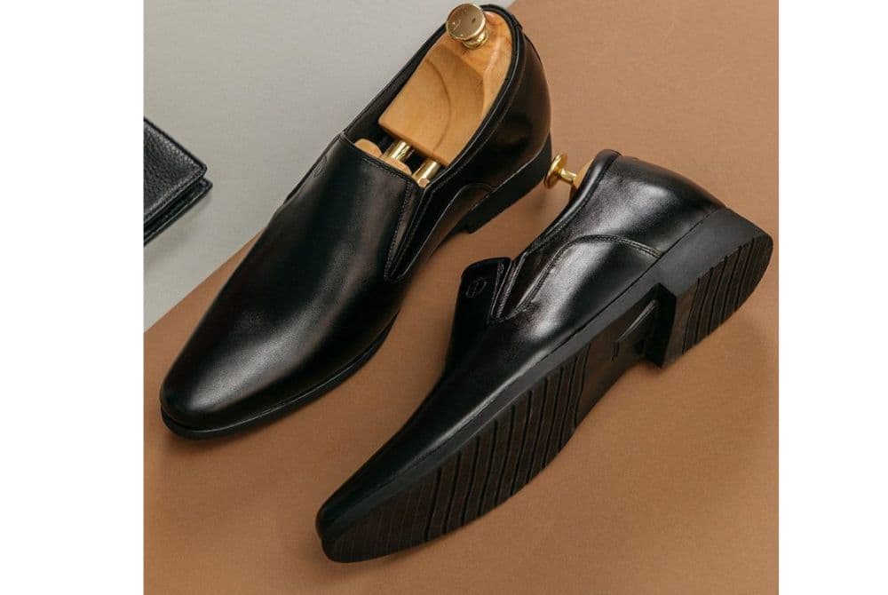 Cách chọn giày công sở nam tăng chiều cao hack dáng hiệu quả