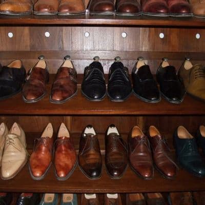 10 mẹo nhỏ sẽ giúp khử mùi giày công sở của bạn ngay lập tức