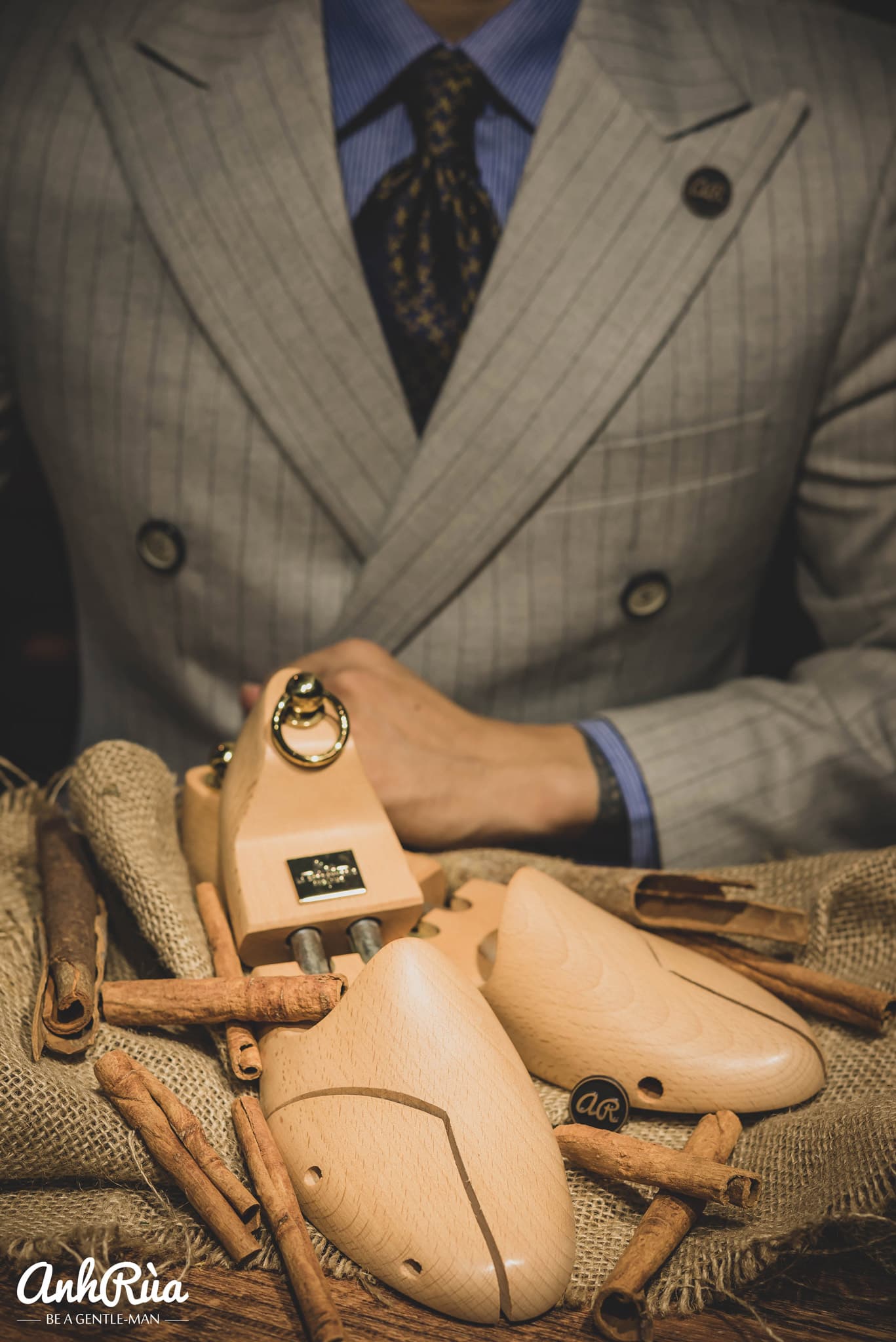 Shoe Tree Gỗ: Bí Quyết Giữ Form Giày Tây Hoàn Hảo