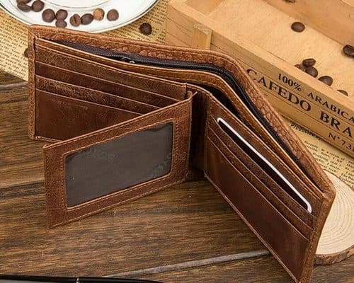 Cách chọn ví tiền nam hợp phong thủy để thu hút tài lộc