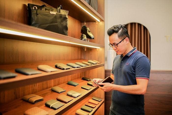 Top 7 Shop Ví Da Nam Chính Hãng Cao Cấp Tại Việt Nam