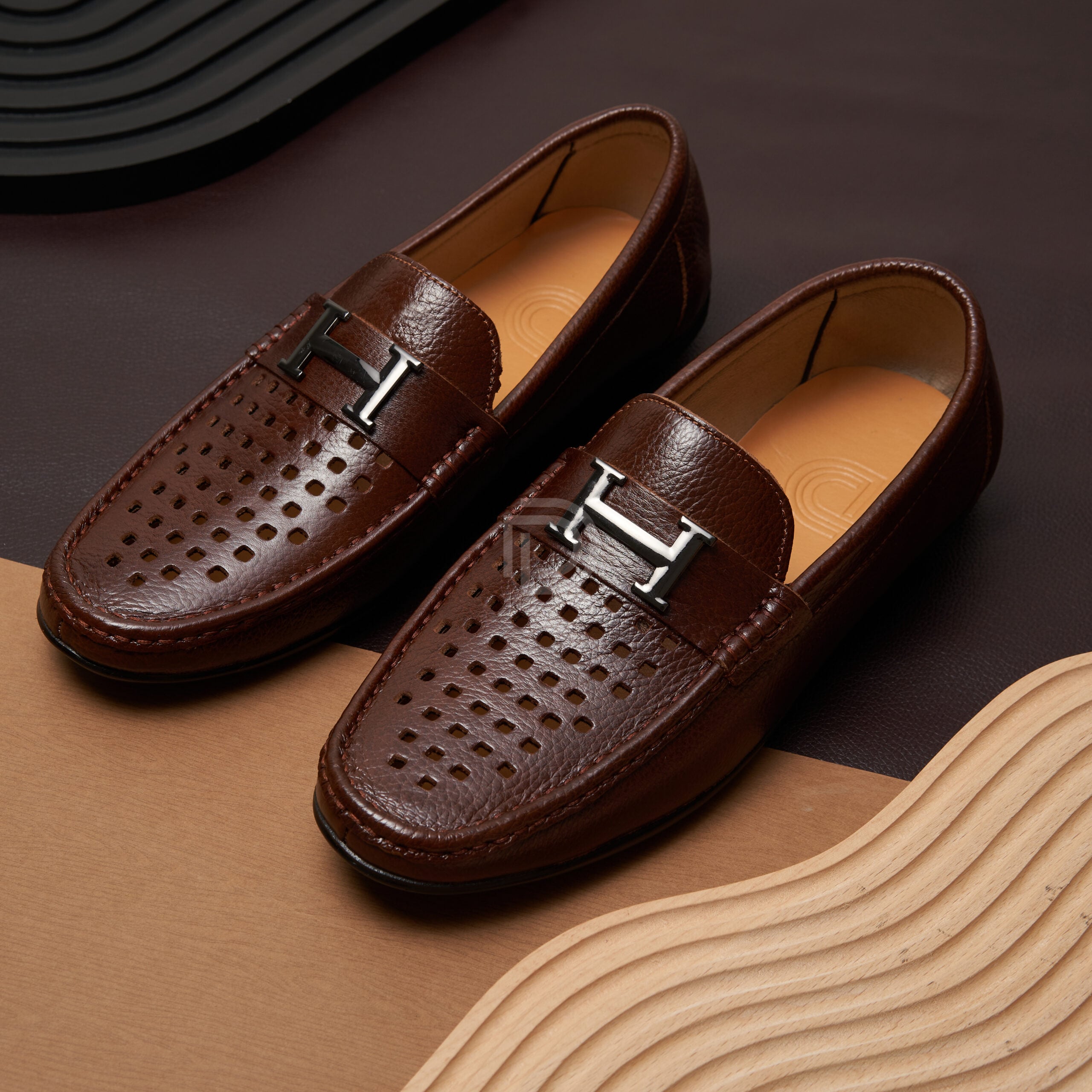 L130 - Giày lười nam da nâu đục lỗ ảnh 5