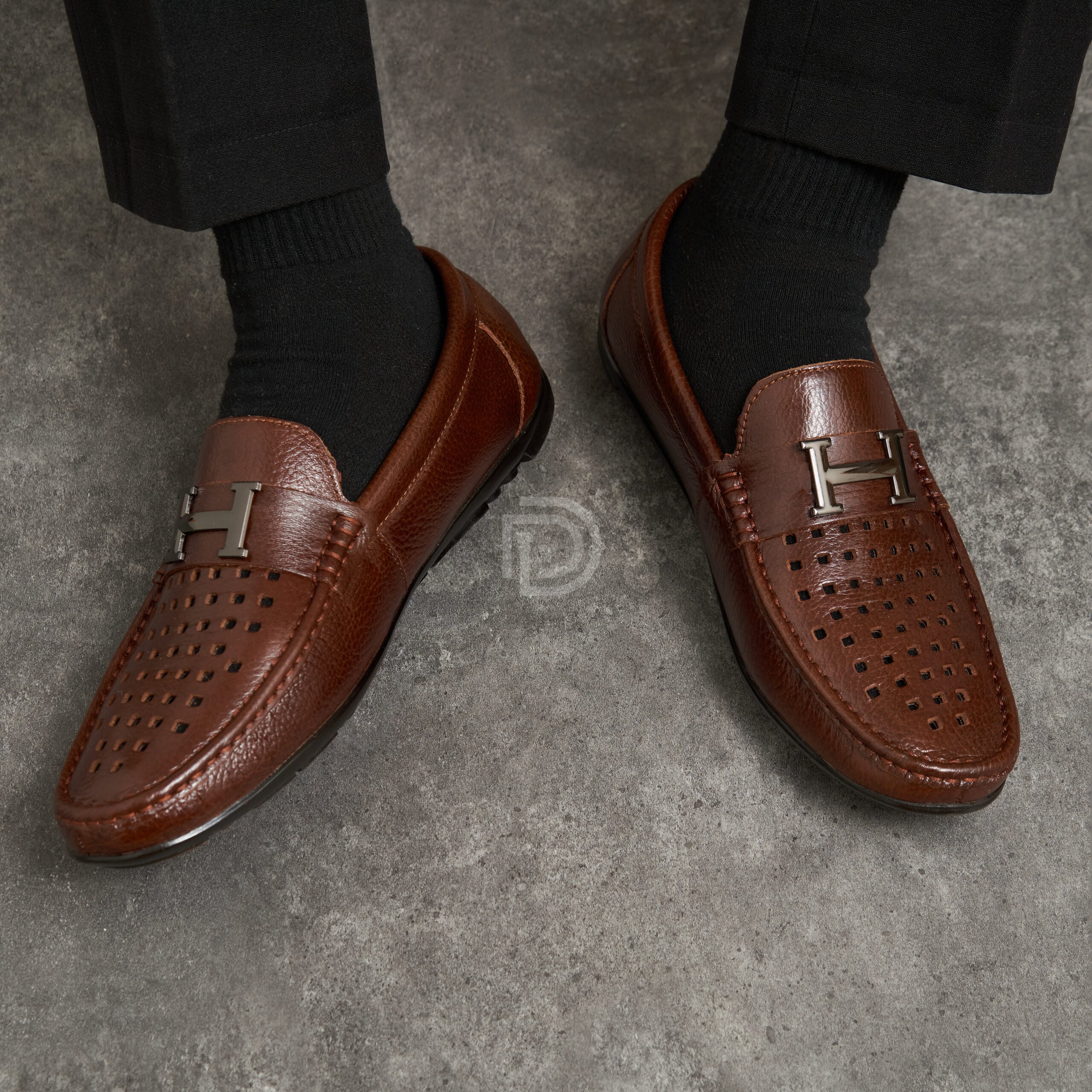 L130 - Giày lười nam da nâu đục lỗ ảnh 2