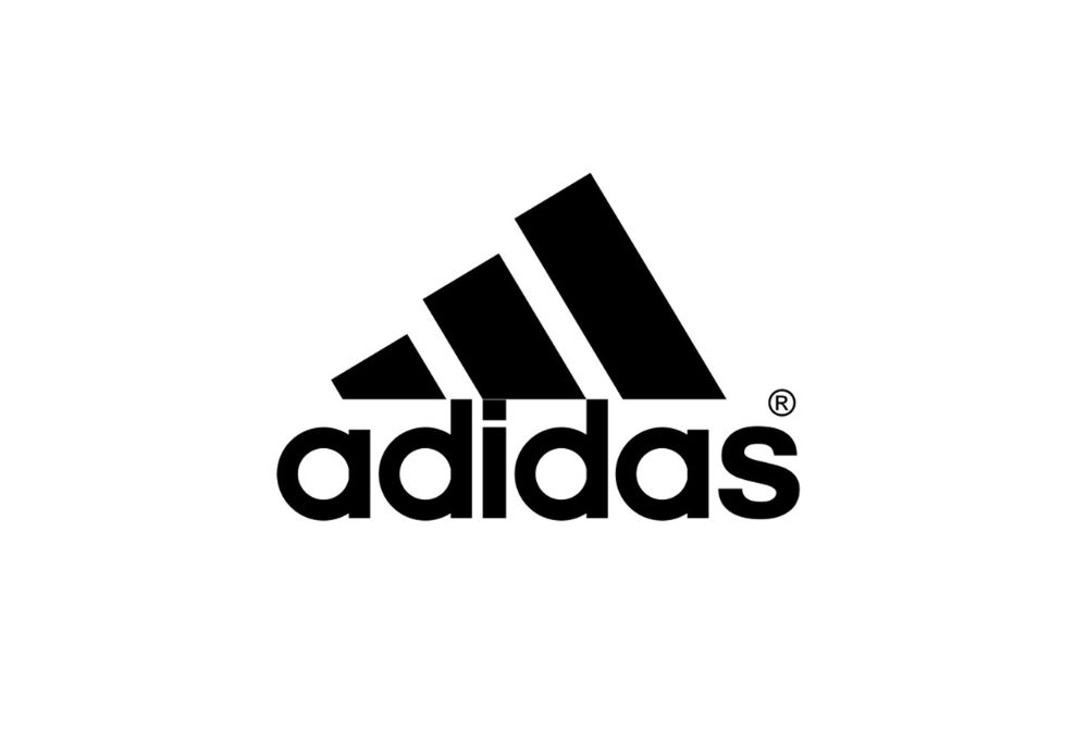 Một vị trí vững chãi nhập ngành công nghiệp giầy thể thao với logo tía sọc kẻ khét tiếng.