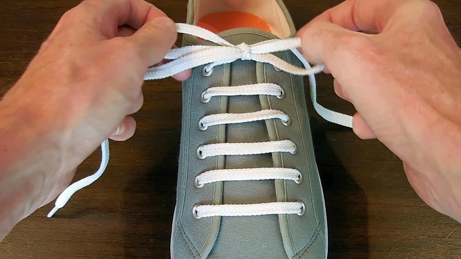 Cách thắt dây giày đẹp 